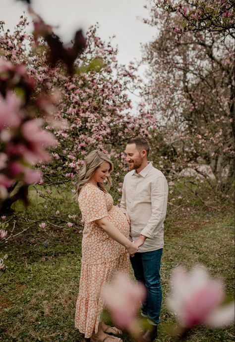 Maternity Photos Cherry Blossoms, Apple Blossom Maternity Photos, Maternity Photography In Park, Maternity Spring Photography, Cherry Blossom Maternity Shoot, Maternity Photos With Flowers, Maternity Photos Spring, Spring Maternity Photos, Home Maternity Photography