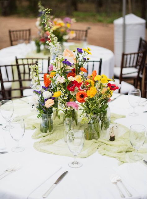 Small Wildflower Arrangements, Wildflower Table Arrangements, Mid Summer Wedding, June Wedding Table Decor, Round Table Floral Centerpieces, Round Table Flower Arrangements, Bud Vases Round Table Wedding, Wildflower Table Setting, Garden Wedding Table Decor