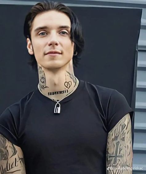 Andy Biersack 2024, Andy Black Aesthetic, Andy Biersack Long Hair, Vail Bride, Andy Biersak, Bride Quotes, Andy Sixx, Ronnie Radke, Black And Black