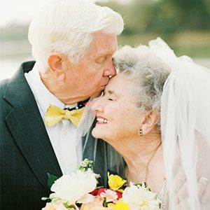 Older Couple Wedding, Old Couple In Love, Prove Love, Funny Marriage Advice, Older Couple, Elderly Couples, Old Couples, Photo Couple, Everlasting Love