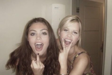 Phoebe Tonkin And Claire Holt, Phoebe Tonkin H2o, Alena Shishkova, H2o Mermaids, Claire Holt, Vampire Diaries Cast, Phoebe Tonkin, Brain Rot, Oui Oui