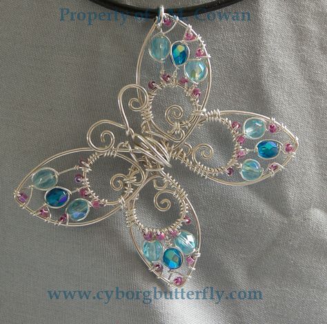 Wire Butterfly, Wire Jewelry Designs, Diy Wire Jewelry, Wire Work Jewelry, Wire Pendant, Handmade Wire Jewelry, Work Jewelry, Wire Weaving, Wire Crafts