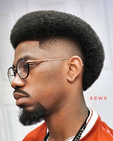 We have gathered the best burst fade haircuts for you. It is a very modern and cool style. Look at our the newest burst fade gallery. High Top Fade Haircut, Top Fade Haircut, Man Haircuts, Goatee Styles, Black Profile, Afro Fade, Mohawk Haircut, High Fade Haircut, Waves Haircut