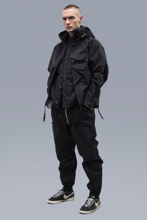 TRIYO Futuristic Style Men, Afro Futurism Fashion Men, Japanese Cyberpunk Fashion, Cyberpunk Outfit Men, Acronym Clothing, Casual Techwear, Techwear Men, Cyberpunk Outfit, Techwear Streetwear