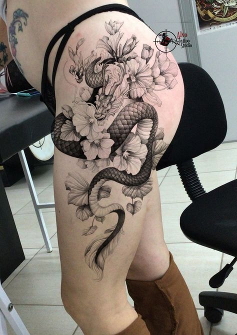 Snake Thigh Tattoo Women, Side Thigh Tattoos Women Baddie, Women’s Side Tattoos, Gemini Snake Tattoo, Flower Tattoos Thigh, Snake Thigh Tattoo, Snake Hip Tattoo, Attitude Tattoo, Tattoo Cobra