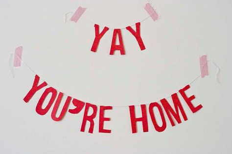 Cute for when I have a husband who tours the world with his band. :) Welcome Home Decorations For Boyfriend, Surprise Welcome Home Decorations, Welcome Home Banner Ideas, Welcome Home Surprise, Welcome Home Cricut Banner, Welcome Back Party, Welcome Home Party, Interior Design Bedroom Master, Welcome Home Banner