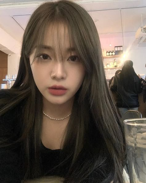 Sheer Bangs Korean, Square Face Korean Hairstyle, Wispy Bangs No Layers, Korean Curtain Bangs Long Hair, Wispy Front Bangs, Wolf Cut Haircut, Aesthetic Haircut Ideas, Korean Curtain Bangs, Bangs Korean