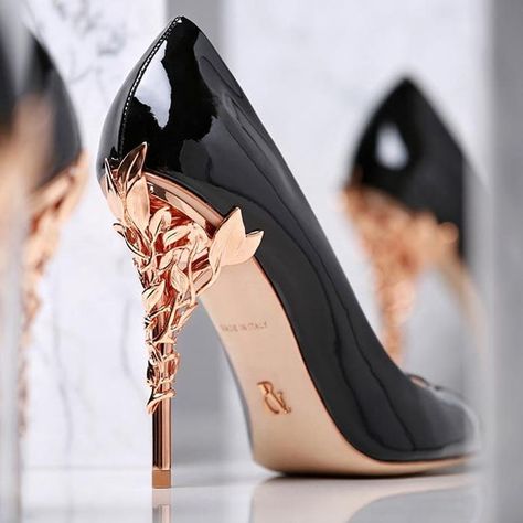 Ralph & Russo "Eden Heel" Pumps in black patent with rose gold leaves Ralph And Russo Heels, Black Patent Shoes, Black Patent Leather Shoes, Heels Aesthetic, Shiny Shoes, Black Patent Pumps, Dr Shoes, Ralph Russo, Black Patent Leather Pumps