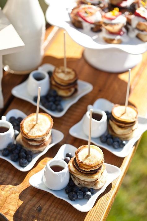 Brunch Buffet Ideas Food Stations, Recepy Ideas, Nutella Pancakes, Wedding Snacks, Breakfast Party, Food Bar, Brunch Buffet, Brunch Wedding, Brunch Party