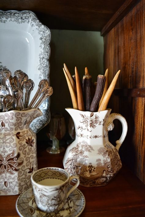 Transferware Display, Vintage Transferware, Brown Cottage, Brown Toile, Dining Room Updates, Woodland Cottage, English Decor, Brown Transferware, White Cottage