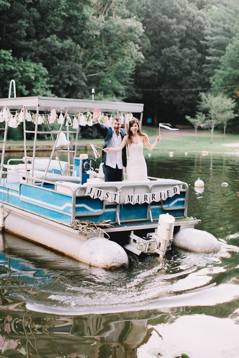 Lake Woods Wedding, Wedding On The Lake Ideas, Pontoon Wedding Ideas, Lakeside Backyard Wedding, Backyard Wedding On The Water, Small Boat Wedding, Lake Wedding Ideas Decoration, Lake Beach Wedding, Lake Backyard Wedding