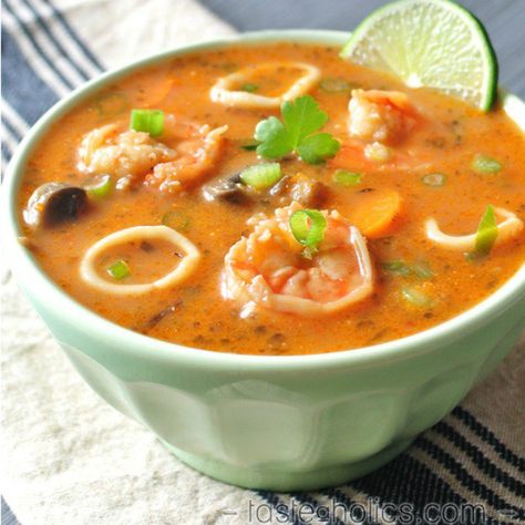 30 Low-Carb Seafood Recipes to Savor in the New Year – Parade Paleo Seafood, Seafood Soup Recipes, Seafood Stew, Healthiest Seafood, Easy Seafood, Seafood Soup, Bowl Of Soup, Low Carb Dinner, Calamari