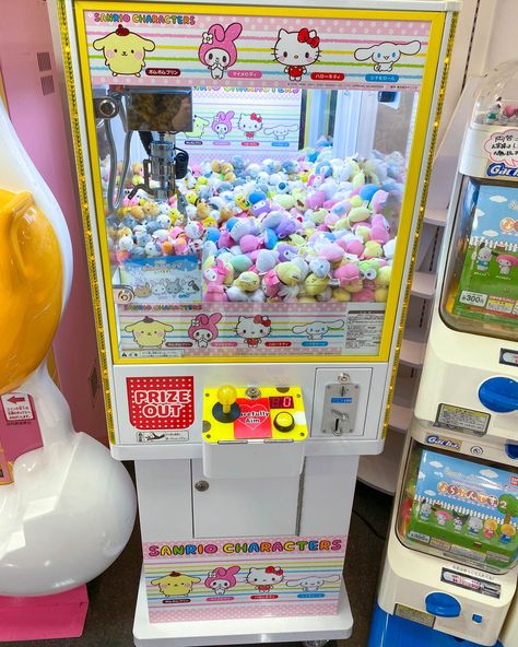 🤖 Claw machines in Japan are a whole new level of fun - the prizes are adorable and the challenge is real! 🎀 Which one would you try to win? 🎉⁠ ⁠ #kawaiistuff #kawaiithings #clawcrane #arcadelover #cranelover #cranegame #sanrio #BTS #gudetama Japan Claw Machine, Sanrio Claw Machine, Kawaii Places, Claw Crane, Japanese Countryside, Crane Game, Claw Machine, Vending Machines, Vending Machine