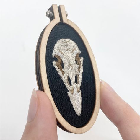 raven-skull-embroiderypattern-sml Raven Embroidery Pattern, Embroidery Raven, Raven Embroidery, Crow Embroidery, I Need A Hobby, Raven Skull, Bird Skull, Clothing Patches, Dmc Thread