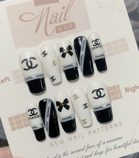 Chanel Nail Art, Nails Box, Chanel Nails, Simple Nail, Nail Patterns, Nail Nail, Luxury Nails, Rhinestone Nails, Nails Art