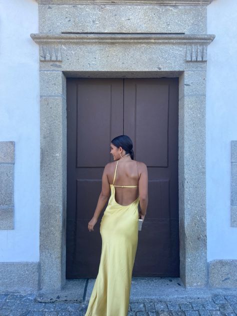 Yellow Open Back Dress, Zara Dress Yellow, Zara Yellow Dress, Tulum Style, Open Back Dress, Open Back Dresses, Summer Photos, Dress Picture, Back Dress