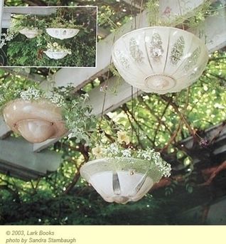 Surprising elegance | Upcycled Garden Style | Scoop.it Old Light Fixtures, Pot Gantung, Diy Hanging Planter, Flea Market Gardening, Old Lights, Have Inspiration, Garden Containers, Creative Things, Unique Gardens