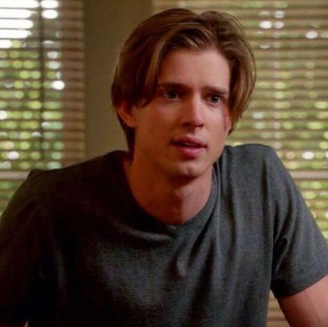 Jason Dilaurentis Icons, Dean Hot Gilmore, Andrew Campbell Pll, Jason Pretty Little Liars, Jason Dilaurentis, Drew Van Acker, Cordell Walker Jared Padalecki Gif, Fictional Crushes, Hottest Guy Ever