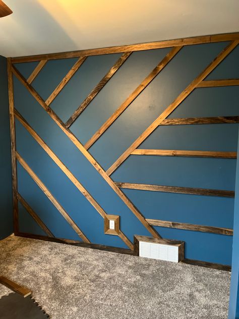 Gold Accent Wall, Bathroom Transitional, Transitional Decor Bathroom, Transitional Decor Bedroom, Blue Accent Walls, Transitional Decor Style, House Wall Design, Mudroom Bench Plans, Accent Wall Designs