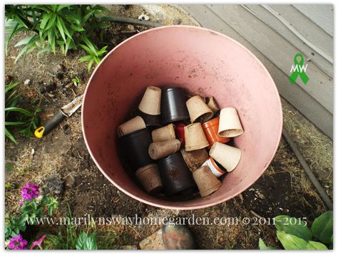 Fill with empty cans, inverted pots, six pack containers, starter pots. Oversized Planters, Diy Flower Pot, Big Planters, Large Outdoor Planters, Vegetable Planters, Planting Pot, Small Flower Pots, Large Flower Pots, Diy Flower Pots