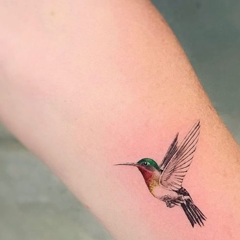 Hummingbird Tattoo With Color, Colored Hummingbird Tattoo, Realistic Hummingbird Tattoo, German Tattoo Ideas For Women, Colorful Hummingbird Tattoo, Hummingbird Flower Tattoos, Papa Tattoo, Bird Shoulder Tattoos, Small Hummingbird Tattoo