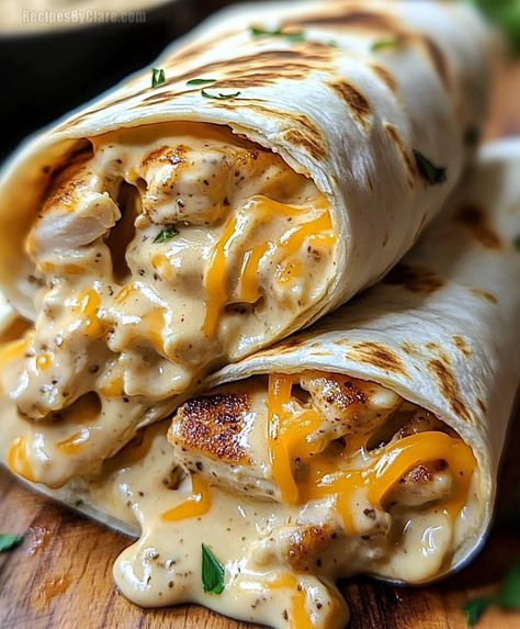 Foods For Potluck, Dinner From Scratch, Cheesy Garlic Chicken, Tortilla Wrap, Chicken Wrap Recipes, Fast Dinner Recipes, Fast Dinners, Chicken Wraps, Chapati