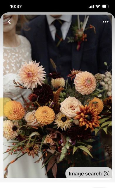 Fall Bridal Bouquet October, Fall Wedding Color Schemes, Autumn Bridal, Lush Wedding, Fall Wedding Color Palette, Fall Wedding Photos, Chic Vintage Brides, Bridal Bouquet Fall, Arch Decoration Wedding