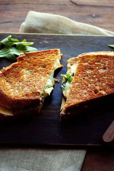 Cheddar Grilled Cheese, Fish Tacos With Cabbage, Spicy Fish Tacos, Cheese Toasties, Apple Cheddar, Grill Cheese Sandwich Recipes, Savory Bites, Easy Lunch Recipes, Cabbage Slaw