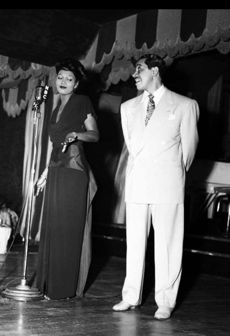 Pearl Bailey and Cab Calloway, 1940's. Pearl Bailey, Cab Calloway, Historia Universal, Black Entertainment, Cotton Club, Vintage Black Glamour, Black Hollywood, Black Celebrities, Jazz Musicians