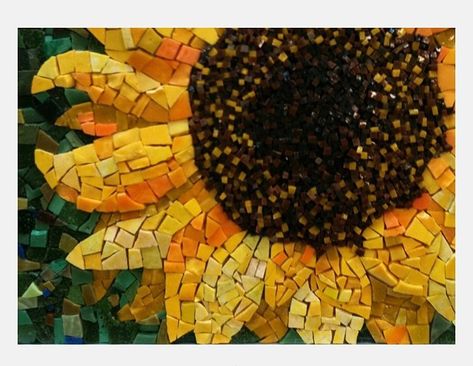 Sunflower Mosaic, Tree Mosaic, Mosaic Stepping Stones, Mosaic Garden Art, Mosaic Art Projects, Mosaic Tile Art, Glass Mosaic Art, Mosaic Flowers, Mosaic Artwork