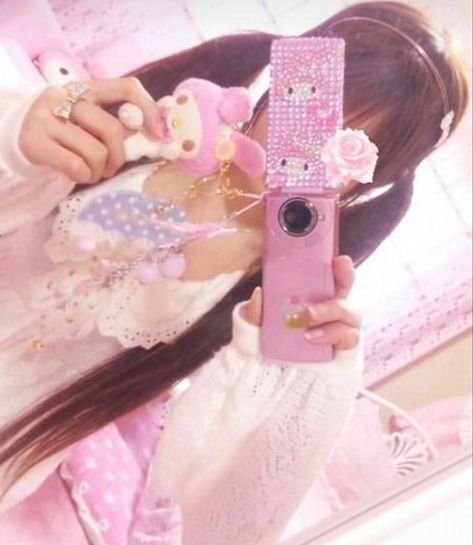 Gyaru Girl, Hime Gyaru, Liz Lisa, Sweet Lolita, Pink Outfit, Japanese Fashion, Hello Kitty, Kitty, Pink