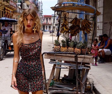 Valentina Muntoni, Rat And Boa, Havana Cuba, Jolie Photo, May 21, Instagram Foto, Floral Mini Dress, Dress Details, Havana