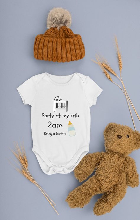 Party at my crib' baby bodysuit with humorous slogan. Auntie Baby, Funny Baby Gifts, Pregnancy Announcement Onesie, Personalized Baby Onesies, Baby Niece, Baby Soft Skin, New Baby Announcements, Parents Baby, Baby Vest