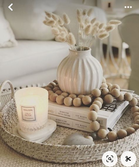 Small Home Living Room, Fall Inspired Living Room, Fall Living Room Ideas, Cozy Fall Living Room, Coffee Table Decor Living Room, Glamour Decor, Fall Coffee Table, Coffee Table Centerpieces, Fall Living Room