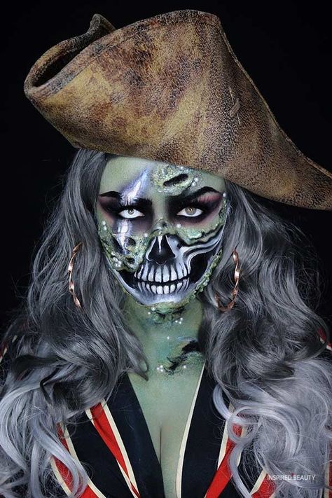 Pirate Makeup Ideas for Halloween - Inspired Beauty Female Pirate Makeup, Pirate Makeup Ideas, Pirate Makeup, Female Pirate, Female Pirate Costume, Halloween 23, Dark Eye Makeup, Different Makeup Looks, Pirates Life