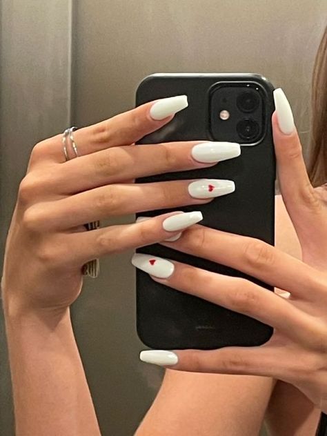 Mail Inspo Almond Summer, Nails Inspiration Red And White, White Nail Inspo Almond, White Nails With Designs Almond, White Nail Designs Almond, White Almond Acrylic Nails, White Acrylic Nails Almond, White Nails With Red Heart, White Ballerina Nails