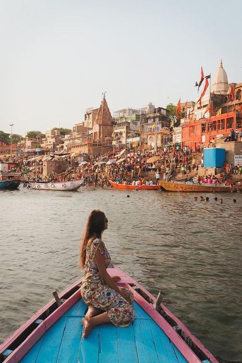 Aesthetic picture of Varanasi, India. Discover more photos of Marta & Juanjo with On The Road Again Varanasi Photography, Varanasi Ghat, India Bucket List, Temple Photo, Trip Photography, Travel Pose, Travel Infographic, Stylish Photo, Travel Pictures Poses