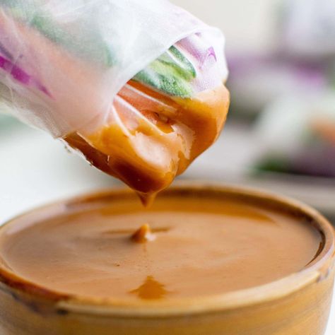 Spring Roll Dipping Sauce, Peanut Butter Dipping Sauce, Asian Peanut Sauce, Sweet Red Chili Sauce, Sauce For Vegetables, Spring Roll Sauce, Easy Peanut Sauce, Easy Dipping Sauce, Peanut Dipping Sauce