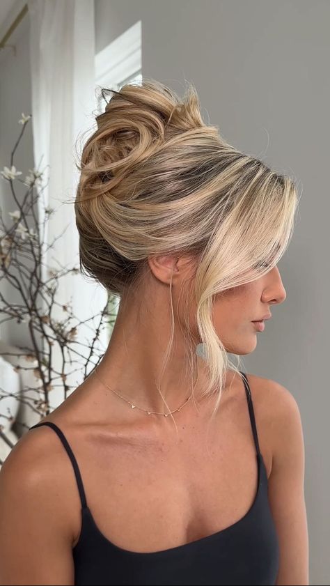 Brielle Bahr | Hair & Makeup Artist | HOW TO: a modern twist on the pam anderson high bun 🖤 @bailsmaxwell_ side note: Baileigh had to catch a flight right after this shoot… | Instagram Pam Anderson Inspired Hair, Side Parting Updo, Pam Anderson Inspired Updo, Top Of Head Updo, Pam Anderson Bridal Hair, Pam Anderson Hair Updo Wedding, High Hair Up, Pamela Anderson Bun Wedding, Pam Anderson Wedding Hair