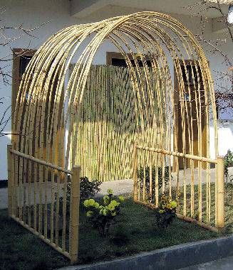 Bamboo Garden Ideas, Bamboo Arbor, Bamboo Garden Fences, Bamboo Diy, Rose Arbor, Bamboo Trellis, Bamboo House Design, Bamboo Decor, Bamboo Structure