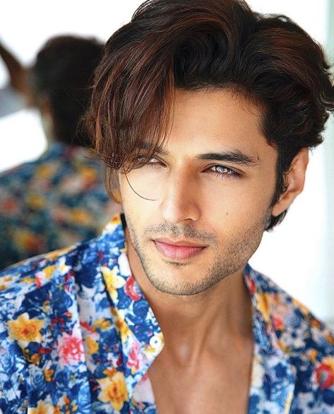 Siddharth Gupta Pics, Sidharth Gupta, Siddharth Gupta, Hair Tips For Men, Bal Hanuman, Indian Male Model, Dulquer Salmaan, Mens Hairstyles With Beard, Mens Hairstyles Thick Hair