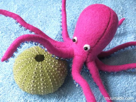 Felt Octopus Pattern, Felt Octopus Pattern Free, Unique Decor Diy, Octopus Sewing Pattern, Octopus Sewing, Felt Octopus, Craft Pipe Cleaners, Felt Animal Pattern, Octopus Pattern