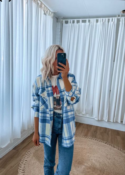 Blue Plaid Shirt Outfit, Jeans And Flannel Outfit, Blue Flannel Outfit, Plaid Flannel Outfit, Flannel Outfit, Plaid Shirt Outfits, Flannel Coat, Flannel Outfits, Blue Flannel