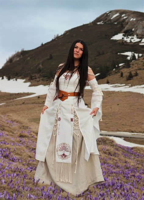 Norse Costume, Norse Outfit Female, Viking Wedding Dress Medieval, Norse Pagan Clothing, Norse Dress, Norse Pagan Wedding Dress, Norse Outfits, Nordic Dress, Norse Wedding Dress