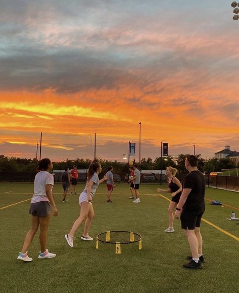 Spikeball Aesthetic, Summer Aesthetic With Friends, Summer Before College, Senior Year Fun, Summer Dreaming, Ultimate Frisbee, Sports Aesthetic, Fun Life, College Friends