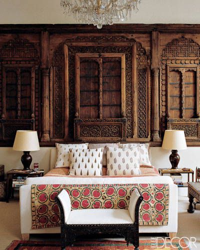 Decorator Matthew Patrick Smyth installed an 18th-century Moghul façade from a merchant's house as a headboard in the master bedroom of a documentaryfilmmaker client in London; the hand-blocked fabrics are from India, and the suzani is 19th century. Ethnic Bedroom, Idea Bedroom, British Colonial Decor, Indian Bedroom, Indian Interiors, Decor Plants, Colonial Decor, Aesthetic White, Decor Wallpaper