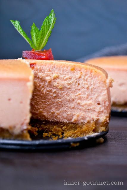 Guava Cheesecake, Guava Desserts, Guava And Cream Cheese, Guava Cake, Guava Recipes, Coconut Cheesecake, Boricua Recipes, Puerto Rican, Cheesecake Recipes