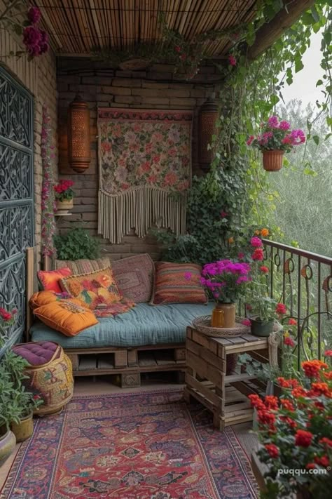 Balkon Decor, Balcony Design Ideas, Lots Of Plants, Small Balcony Design, Dream House Rooms, Apartment Decor Inspiration, Balcony Design, Dream Room Inspiration, Apartment Balconies