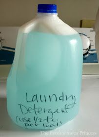 Diy He Laundry Detergent, Diy Laundry Detergent Liquid, Homemade Liquid Laundry Detergent, Laundry Detergent Liquid, Homemade Laundry Detergent Liquid, Diy Laundry Soap, Homemade Laundry Detergent Recipes, Homemade Detergent, Liquid Laundry Soap