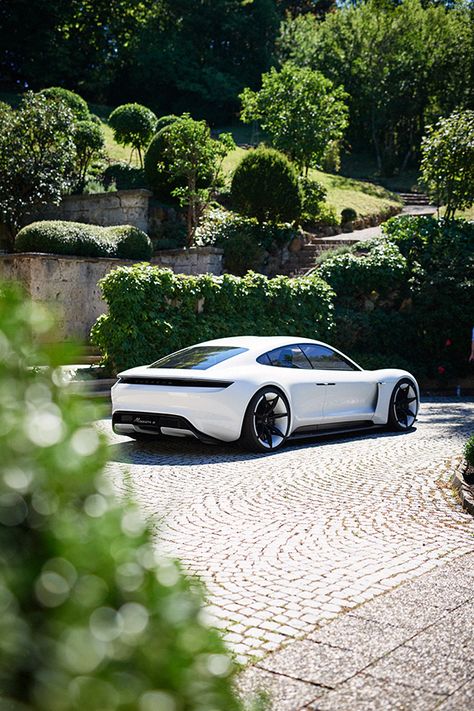 Paul Walker Car, Porsche Mission E, Kinetic Design, Porsche Aesthetic, Porsche Luxury, Mercedes Brabus, Cheap Artificial Plants, Mission E, Porsche Taycan